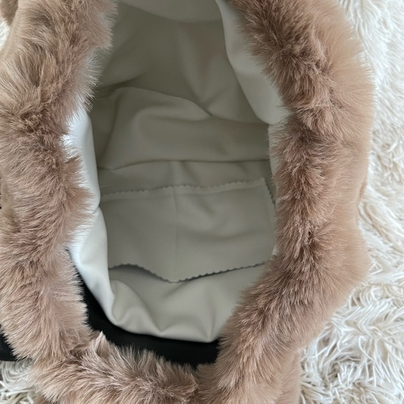 FAUX NWT Tote Bag - Picture 4 of 7